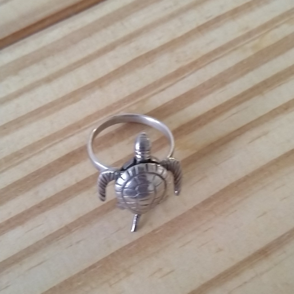 Vintage Genuine Solid Silver Turtle Ring - image 3